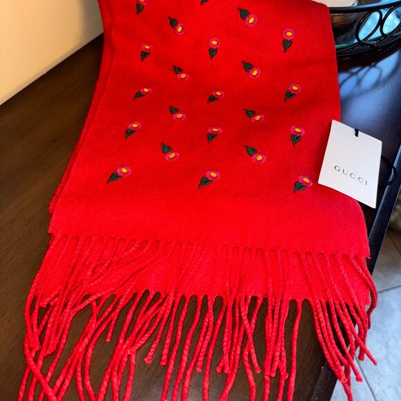 NEW Gucci Daisies Silk Cashmere Blend Soft Scarf - Red - Picture 1 of 3